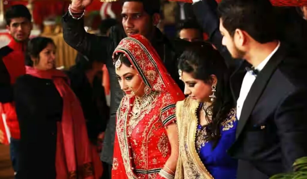 Traditional vs Online Himachal Matrimony Services (1)