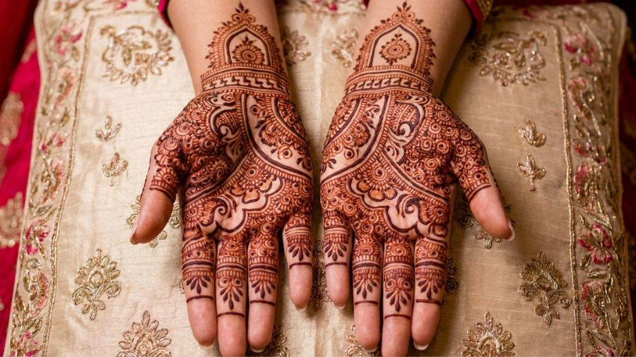 Classic Mughal-inspired Mehndi