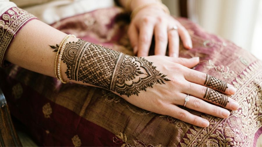 Half Hand Jaal Mehndi Design
