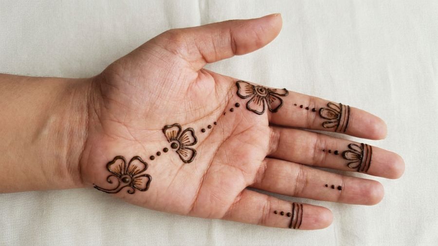 Minimal Mehndi Design
